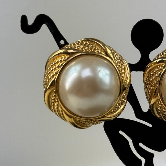 Vintage Heavy Gold Tone & Faux Pearl Clip On Earrings Textured Swirl Classic - Picture 2 of 8
